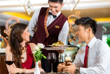 Học tiếng Anh giao tiếp chủ đề nhà hàng