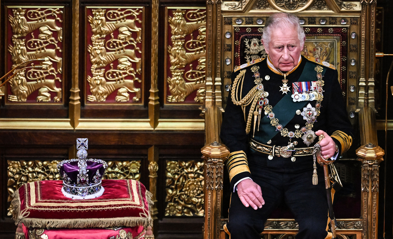 Hoàng tử Charles thay mặt Nữ Hoàng tham dự cuộc họp Nghị Viện